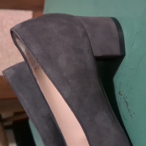 Stuart Weitzman Gabby Suede Pumps Gray - Picture 8 of 12